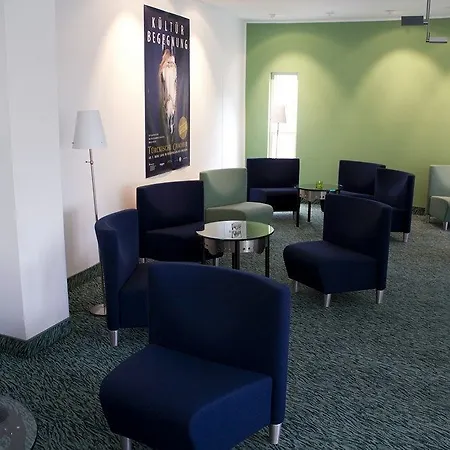 Hotel Am Terrassenufer 4*