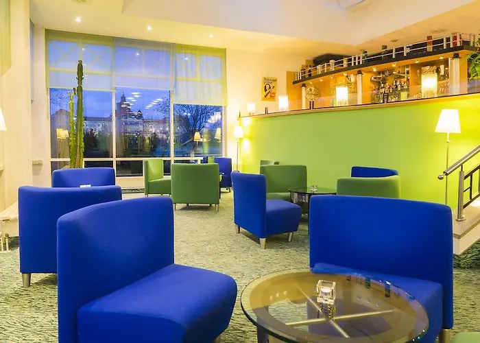 Отель Am Terrassenufer 4*