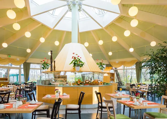 Отель Am Terrassenufer Дрезден