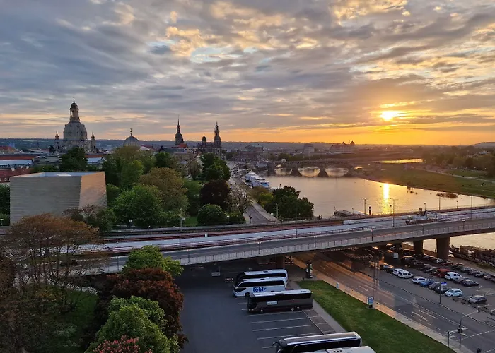 Отель Am Terrassenufer Дрезден