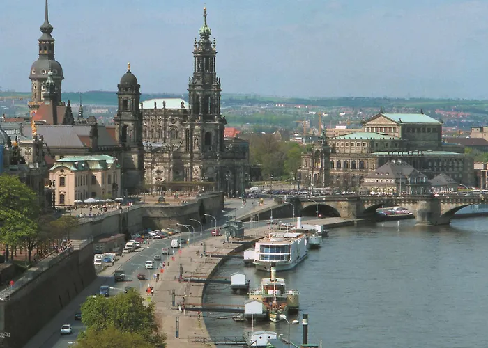 Am Terrassenufer 4* Дрезден