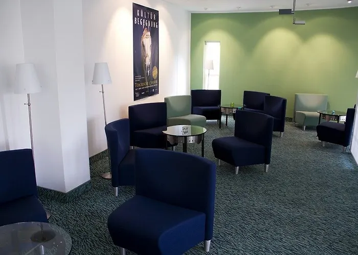 Hotel Am Terrassenufer 4*