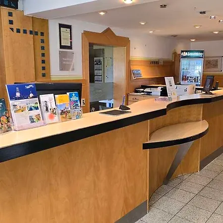 Am Terrassenufer Otel 4*