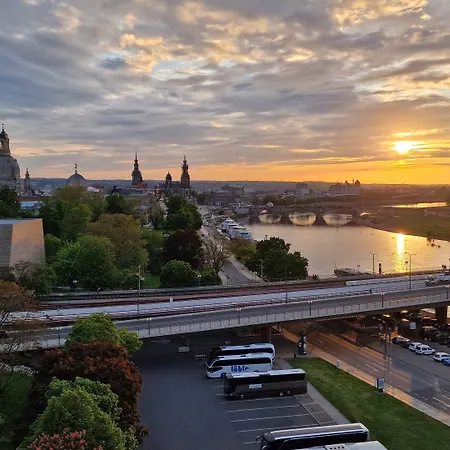 Otel Am Terrassenufer Dresden