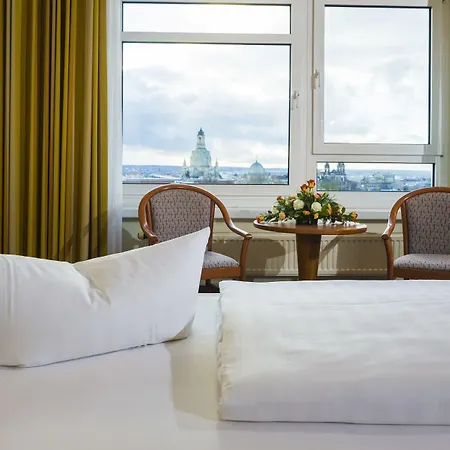 Hotel Am Terrassenufer, Worldhotels Distinctive 4*