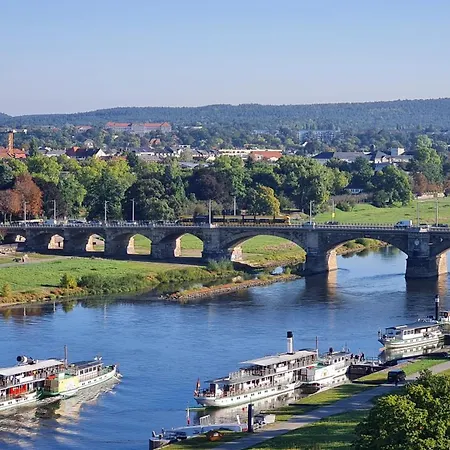 Am Terrassenufer Otel 4*