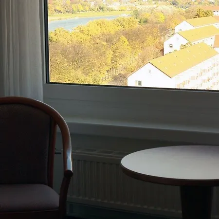 Hotel Am Terrassenufer, Worldhotels Distinctive 4*