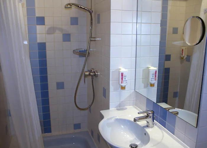 Отель Am Terrassenufer 4*
