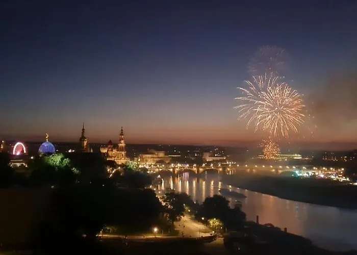 Ξενοδοχείο Am Terrassenufer 4*