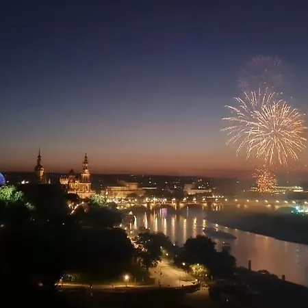 Hotell Am Terrassenufer 4*