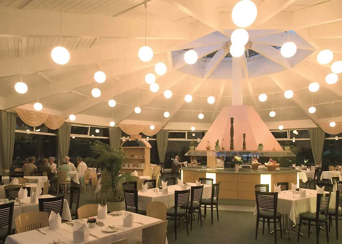 Отель Am Terrassenufer Дрезден