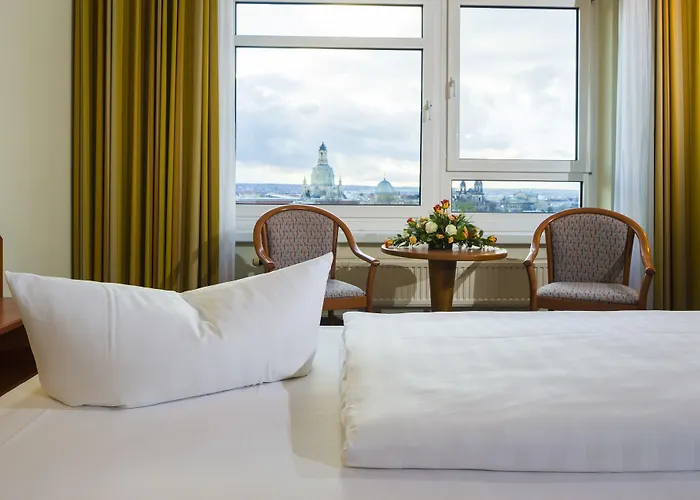 Отель Am Terrassenufer 4*