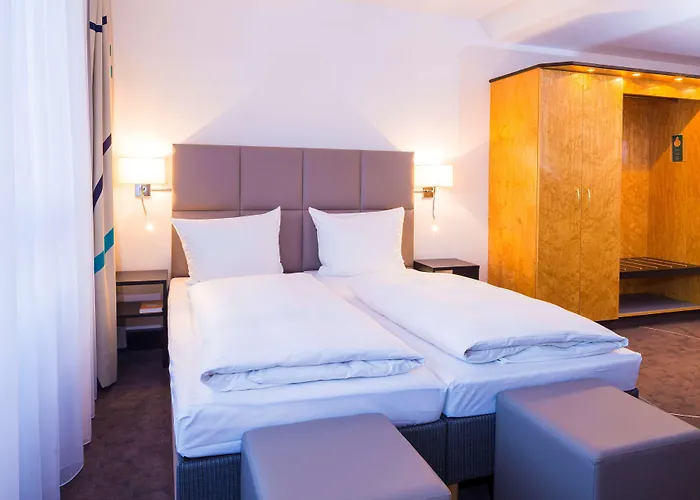 Am Terrassenufer Отель