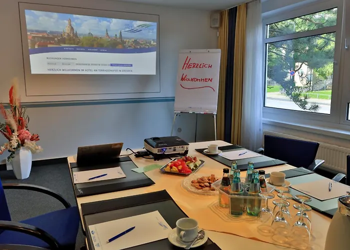 Am Terrassenufer Отель 4*