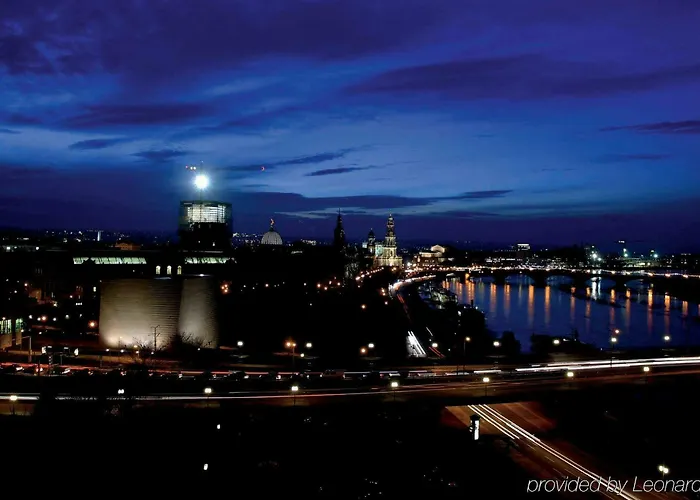 Отель Am Terrassenufer Дрезден